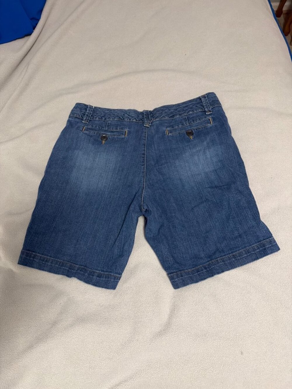Sonoma Life + Style Womens Blue Denim Bermuda Shorts Size 14 Cotton Blend - Picture 3 of 6